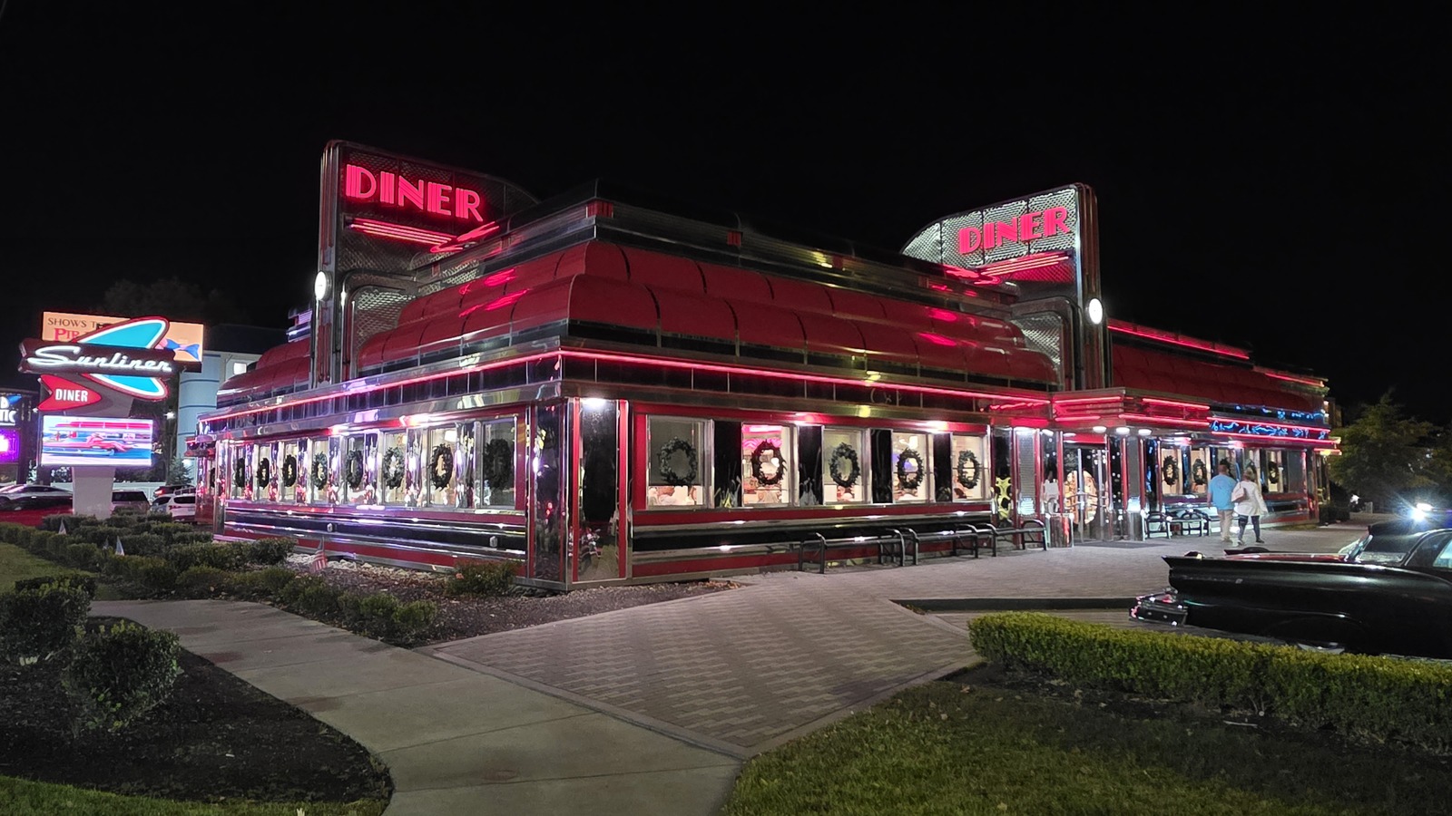 These 8 American Road Trip Food Stops Are Worth Planning The Drive Around