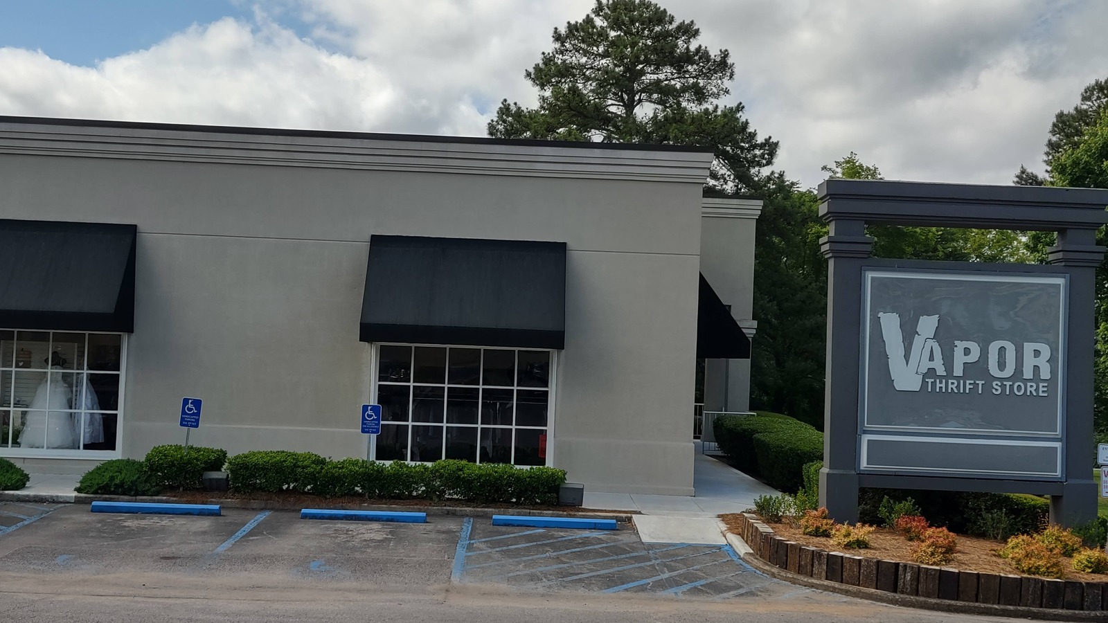 Secondhand shopping scene at Vapor Thrift Store - Vestavia Hills in Vestavia Hills