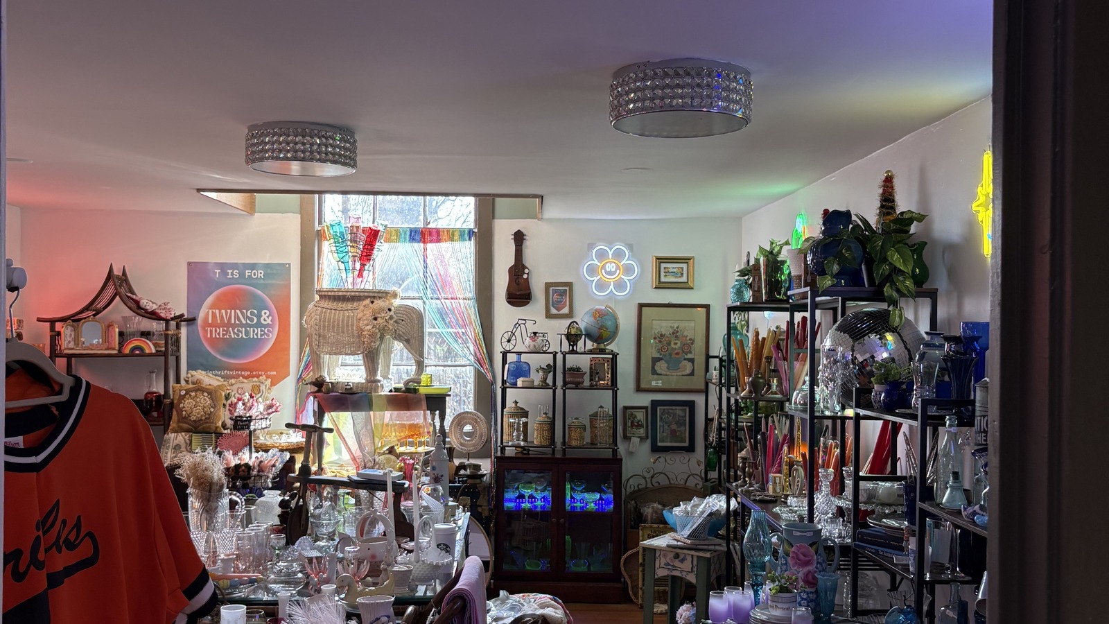 Secondhand shopping scene at Twin Thrift Vintage in Ellicott City