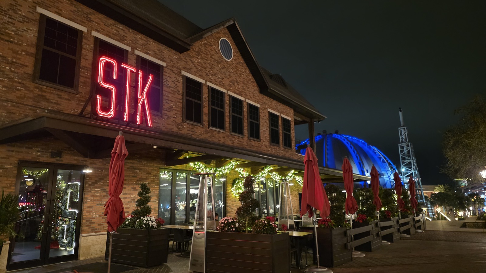 This 14,000-Square-Foot Orlando, Florida Steakhouse Turns Disney Springs Dinner Into A Full Night Out