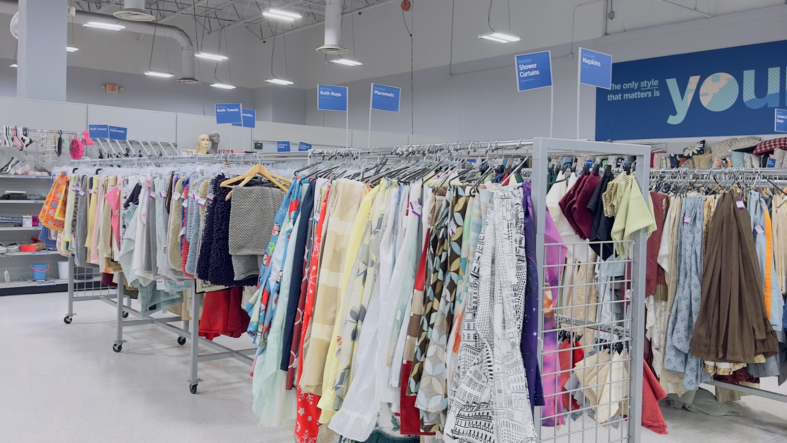 Secondhand shopping scene at 2nd Ave in Columbia
