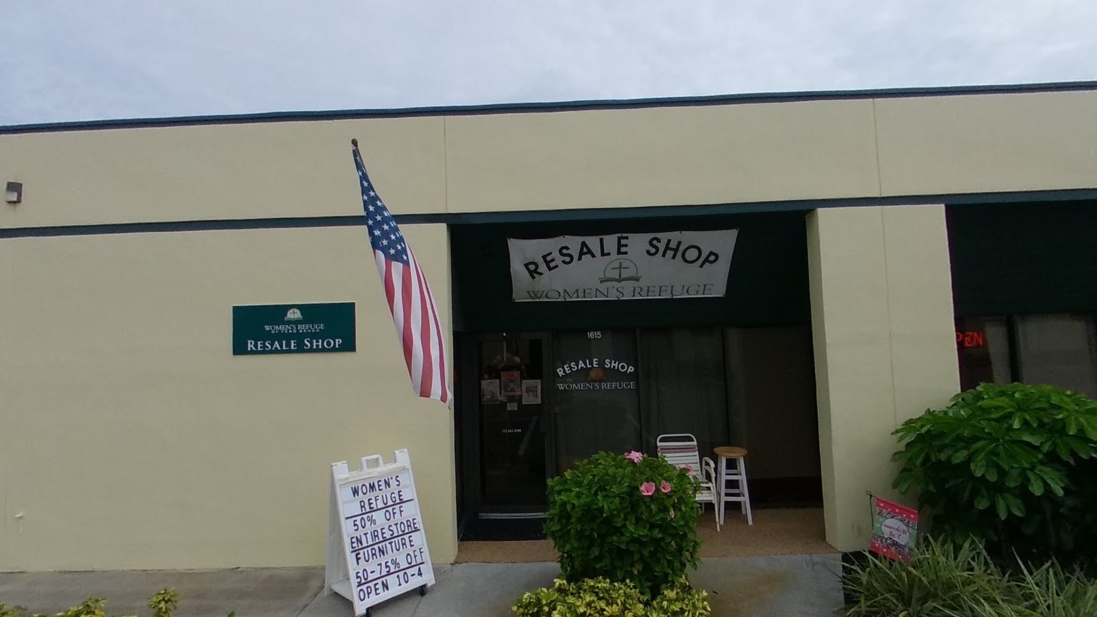 Women's Refuge Resale Shop entrance in Vero Beach