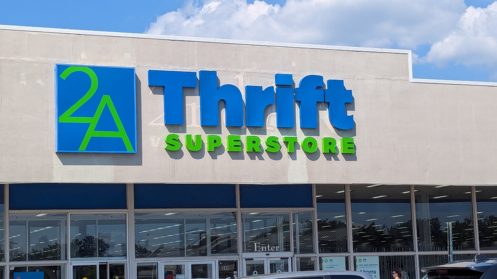 2nd Ave Thrift Store in Laurel, Maryland