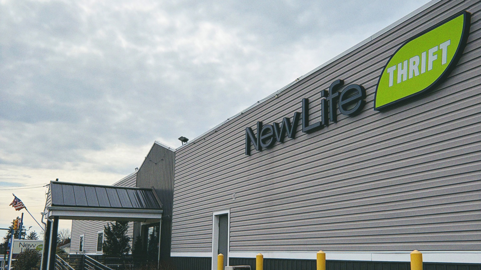 New Life Thrift Store in Glenside, Pennsylvania