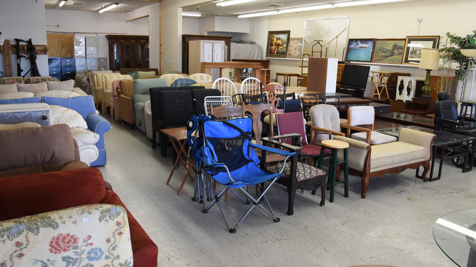 Chairs, tables, lamps, and sofas at Valley View Community Thrift Store