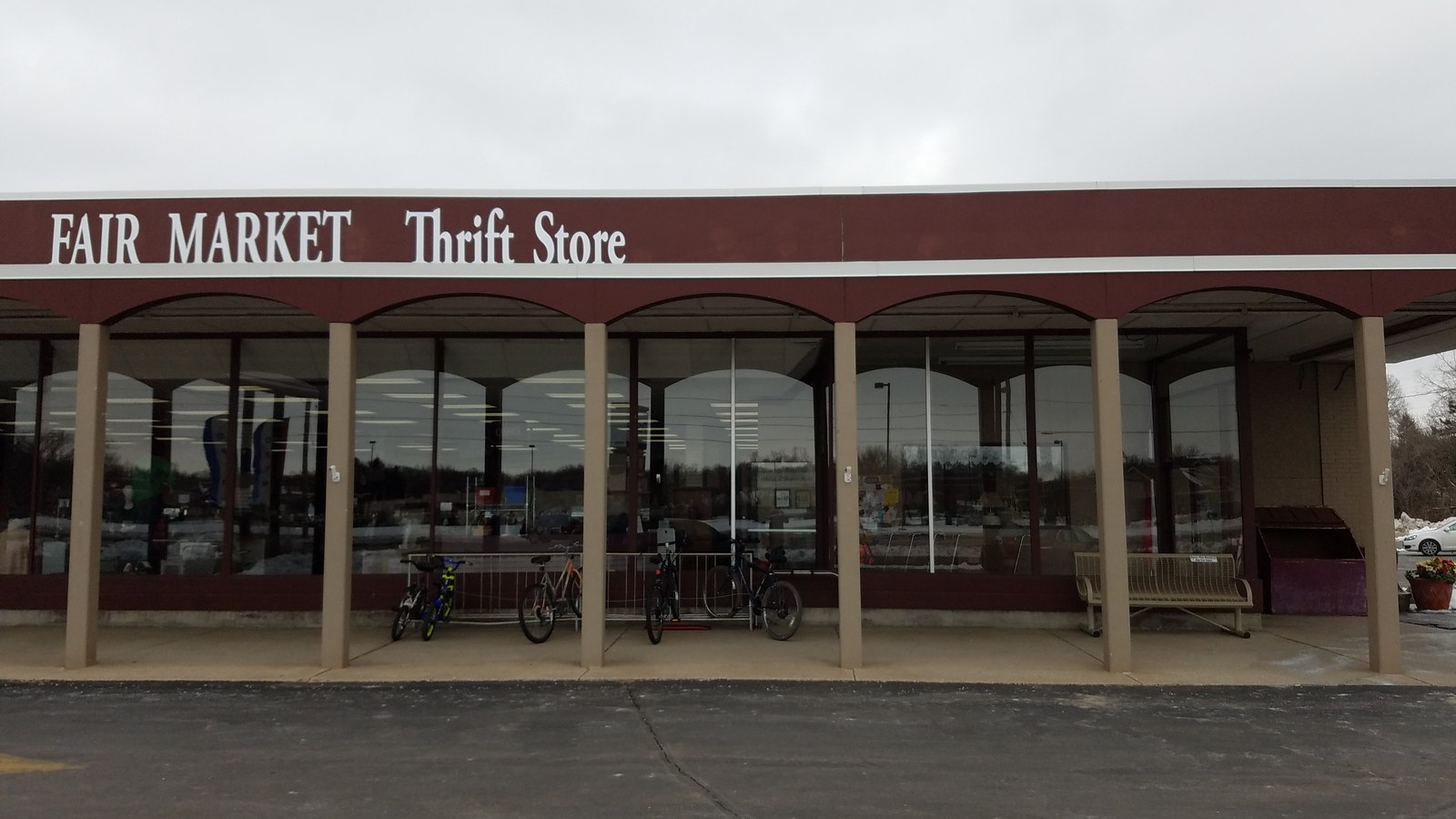 Fair Market Thrift Store storefront along South Memorial Drive in Appleton