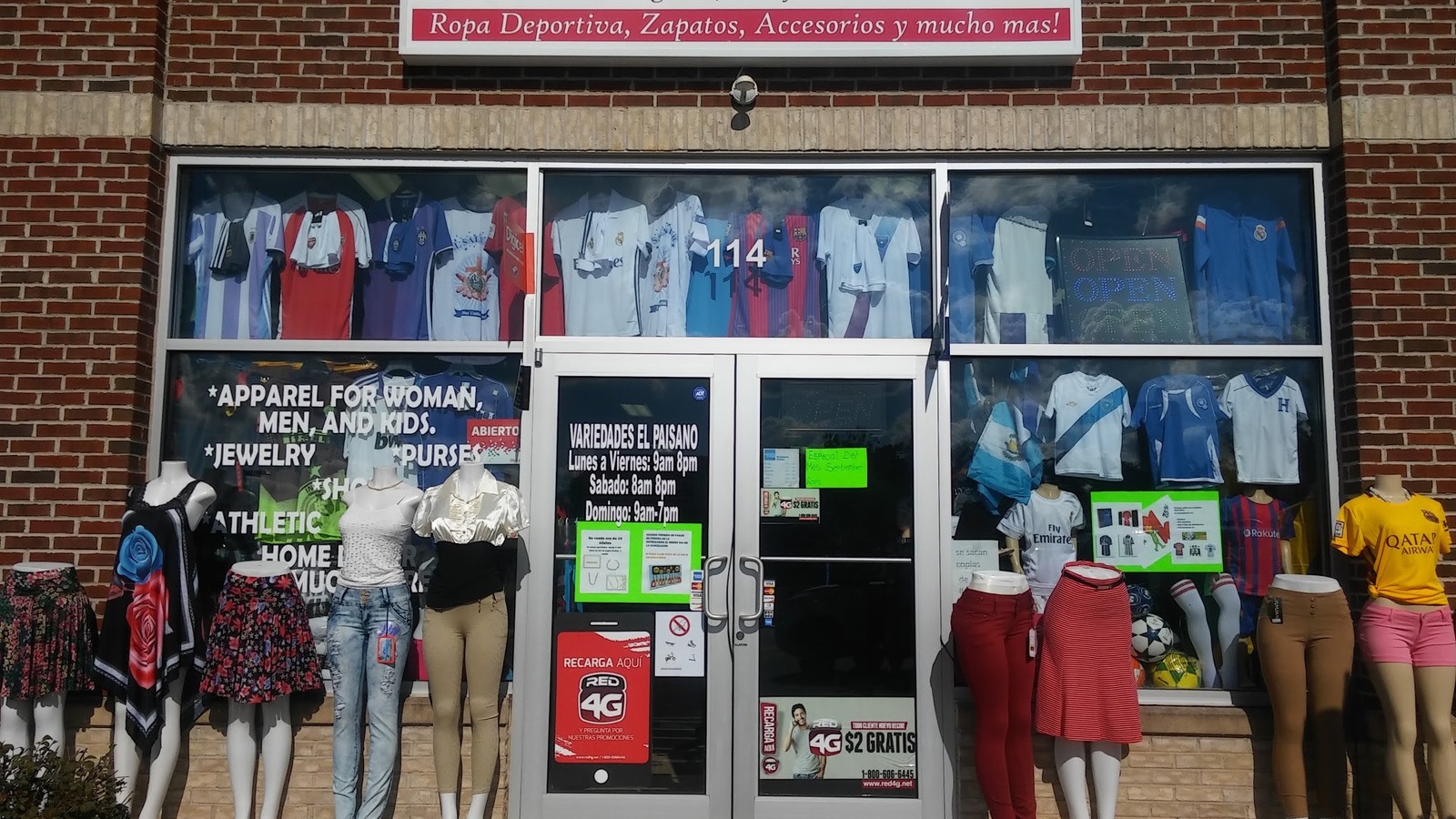 Segunda and Thrift Store Near Manassas, Virginia