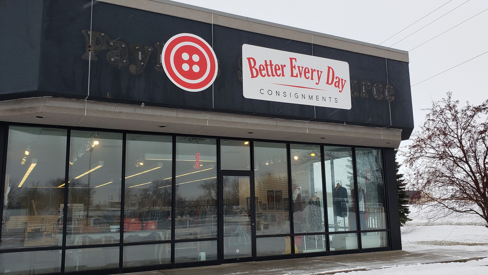 Better Every Day Consignments storefront beside US Highway 10 in Detroit Lakes