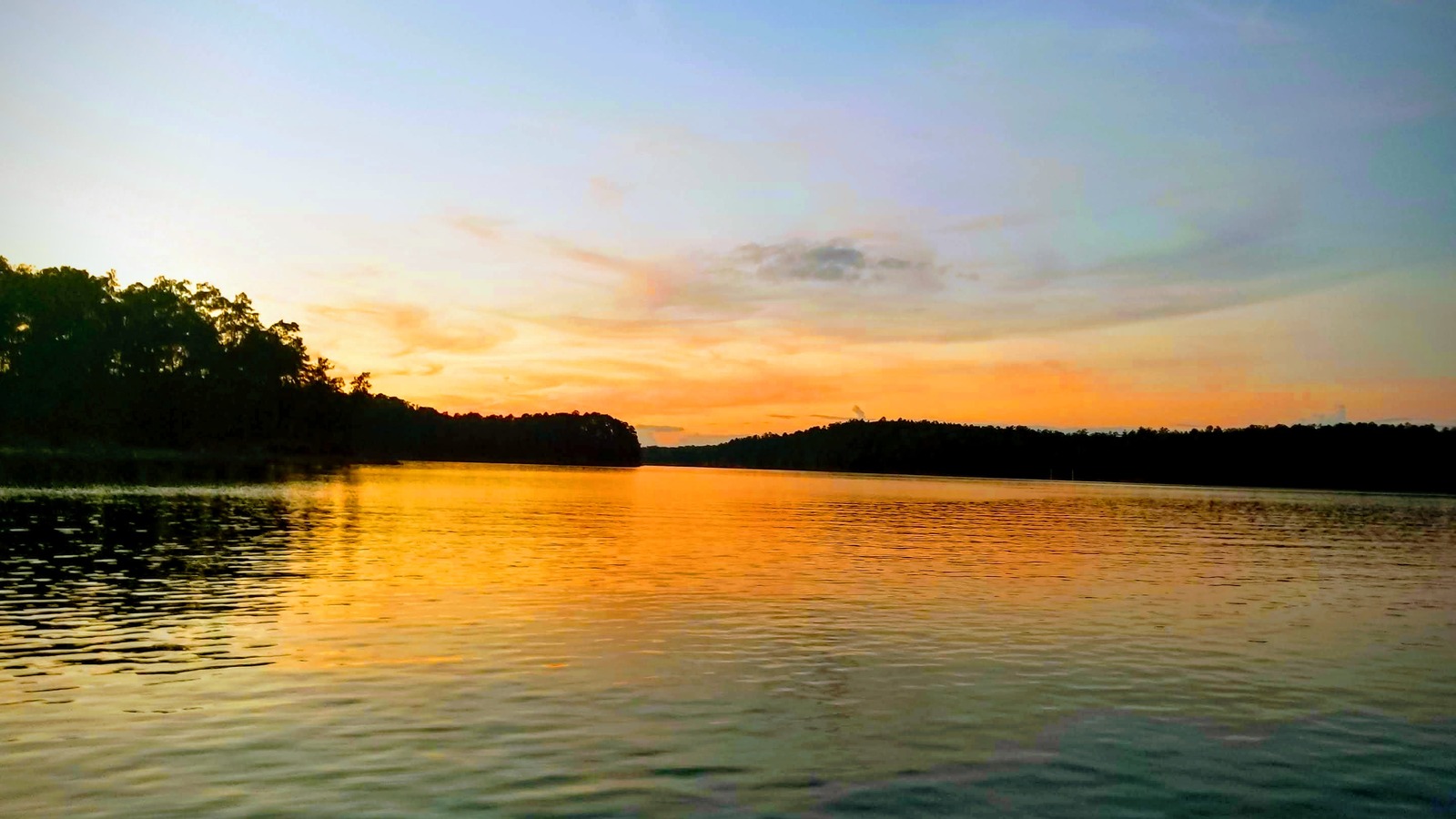 Sunset color spreading across Lake Allatoona at Red Top Mountain State Park.
