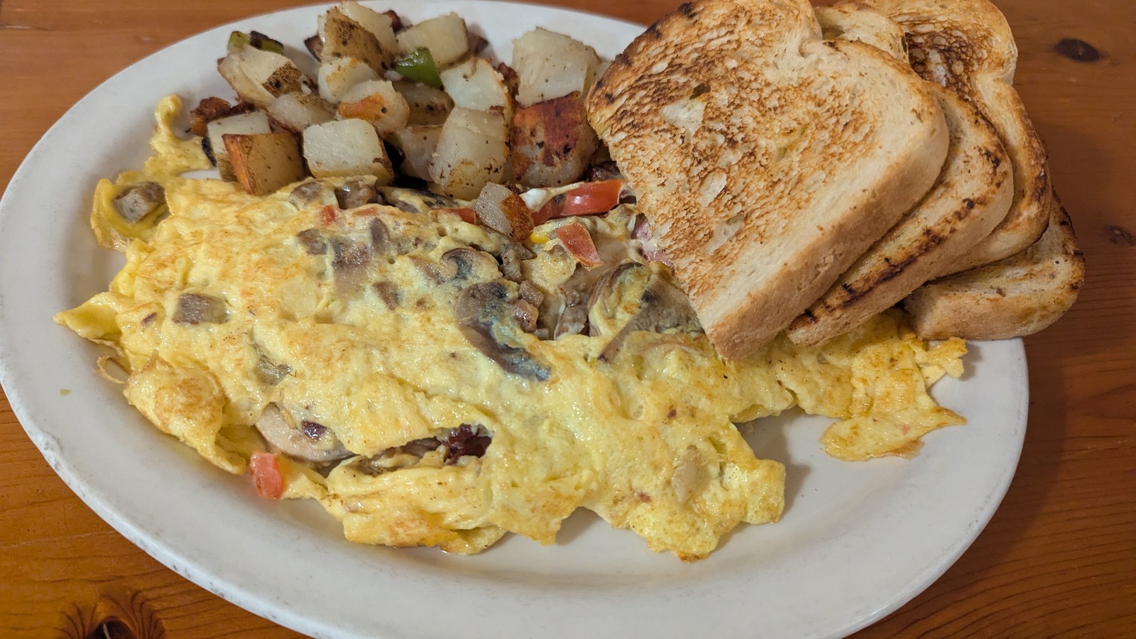 Coffee Pot Restaurant omelette with potatoes and toast