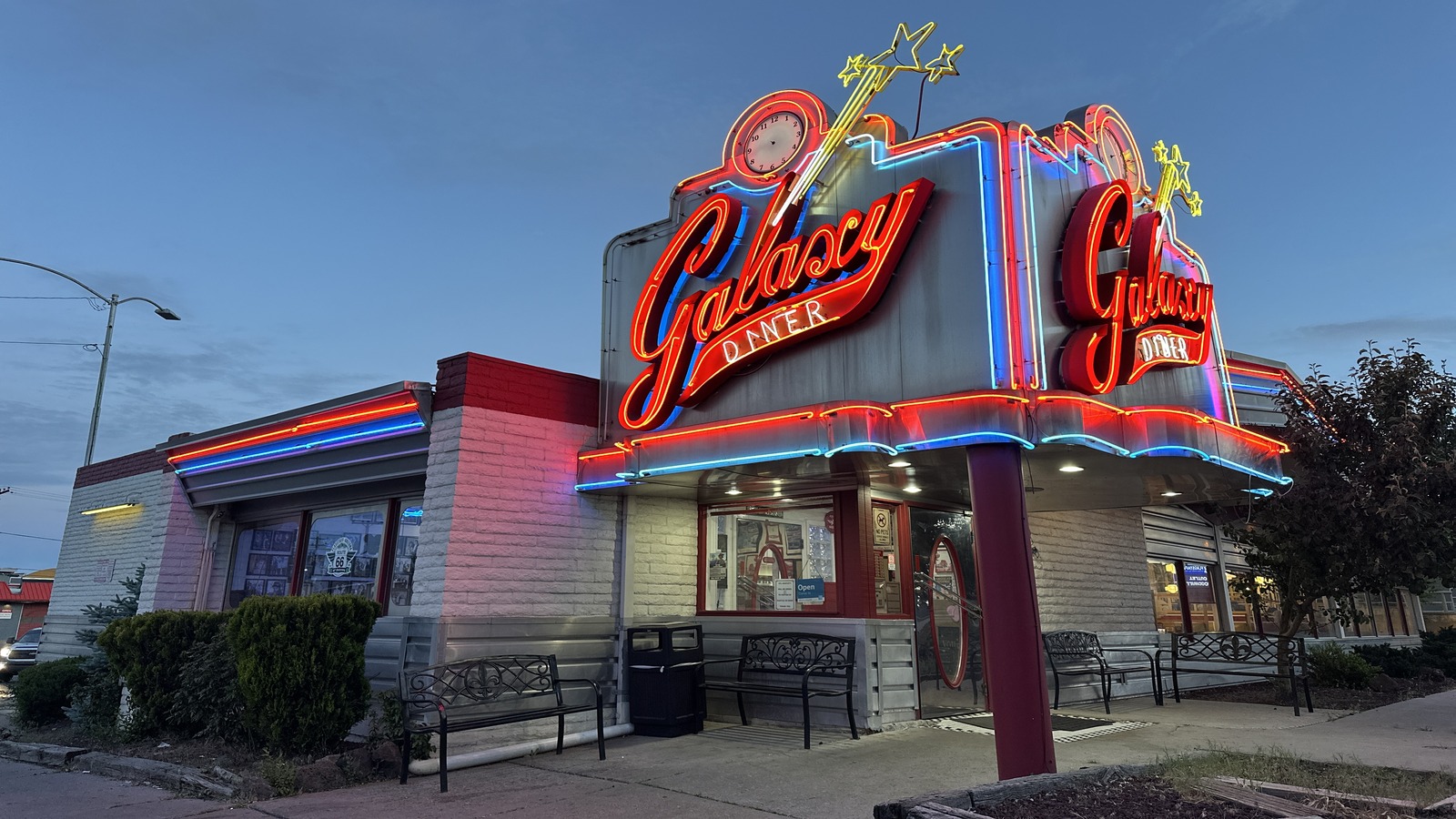 This Arizona Diner Turns Route 66 Into The Best Part Of The Day