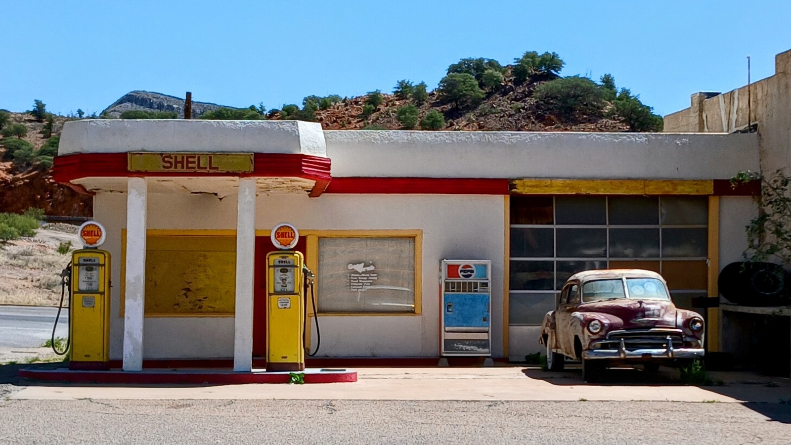 Since 2005, This Arizona Breakfast Stop Has Filled A Historic Rexall Building With All-Day Favorites