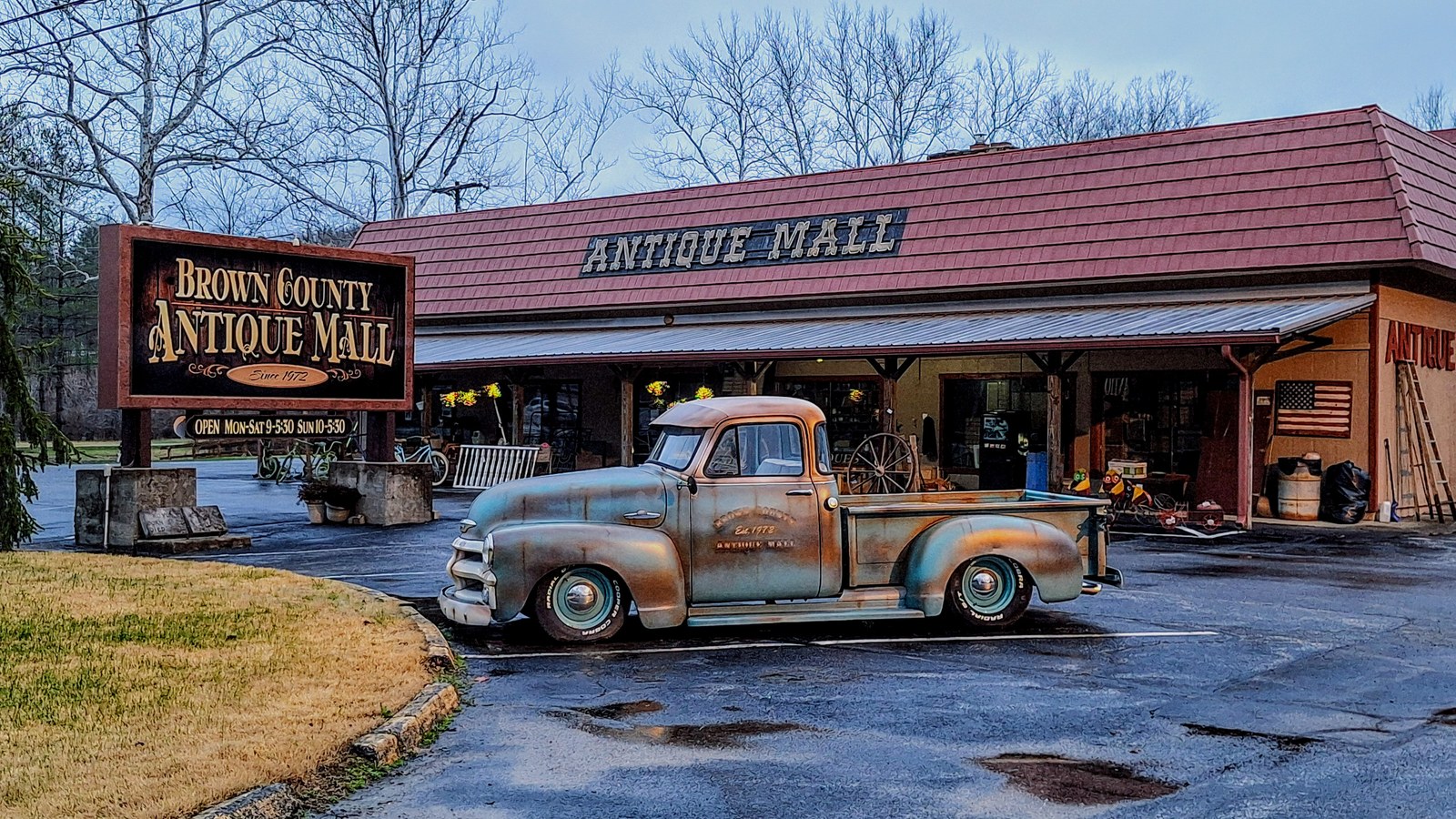 These 8 Indiana Antique Malls Are Made For Long Afternoons And Full Trunks