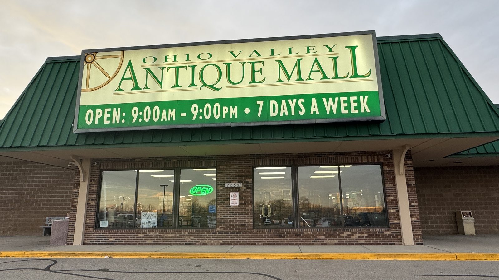Ohio Valley Antique Mall sign and front entrance in Fairfield