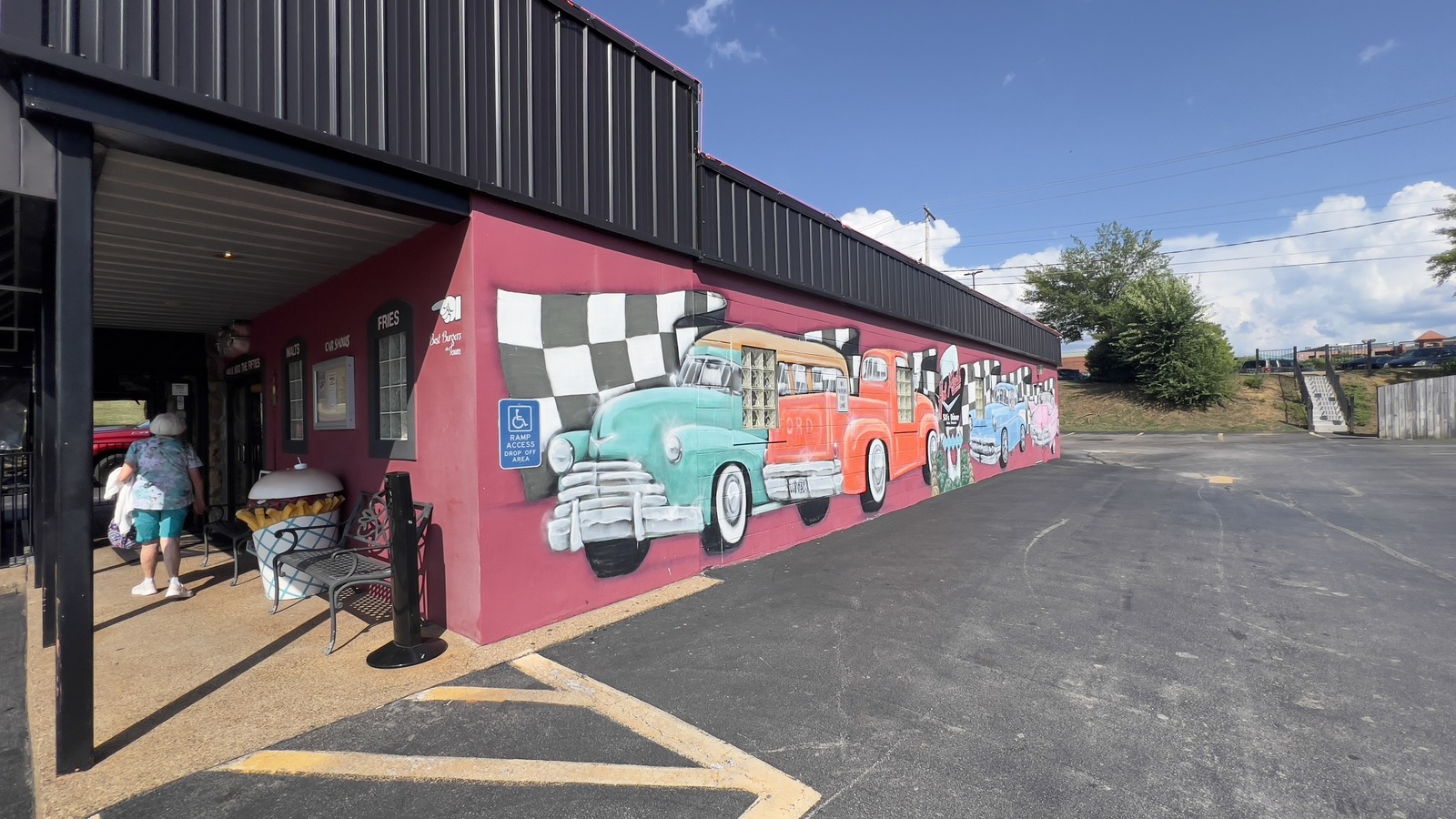 Hot Rods 50's Diner side wall painted with classic cars in Alcoa