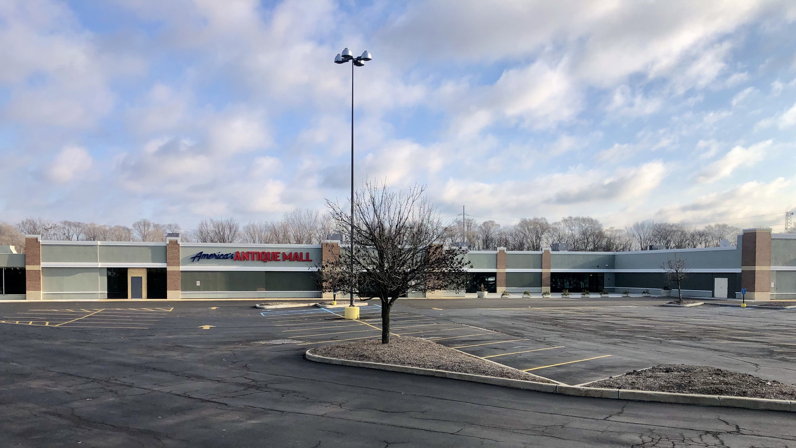 This 60,000-Square-Foot Indiana Antique Mall Is Worth Clearing Your Afternoon For