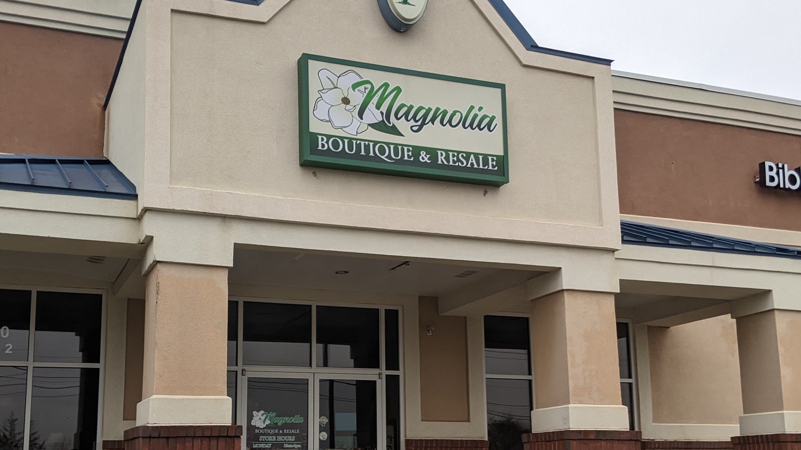 Magnolia Boutique and Resale storefront on Sunset Boulevard in Lexington
