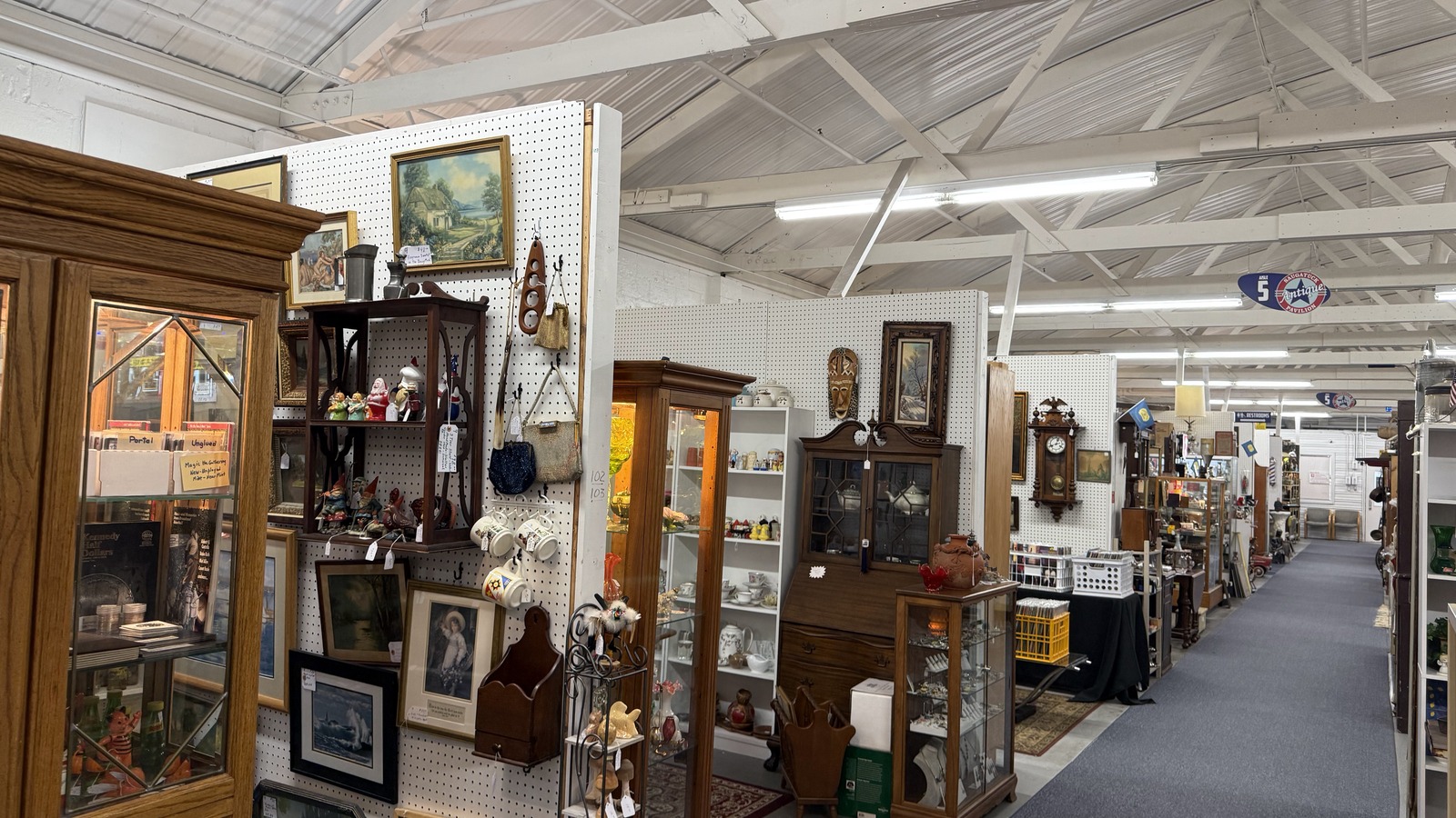 4 Best Thrift Stores in Saugatuck, Michigan