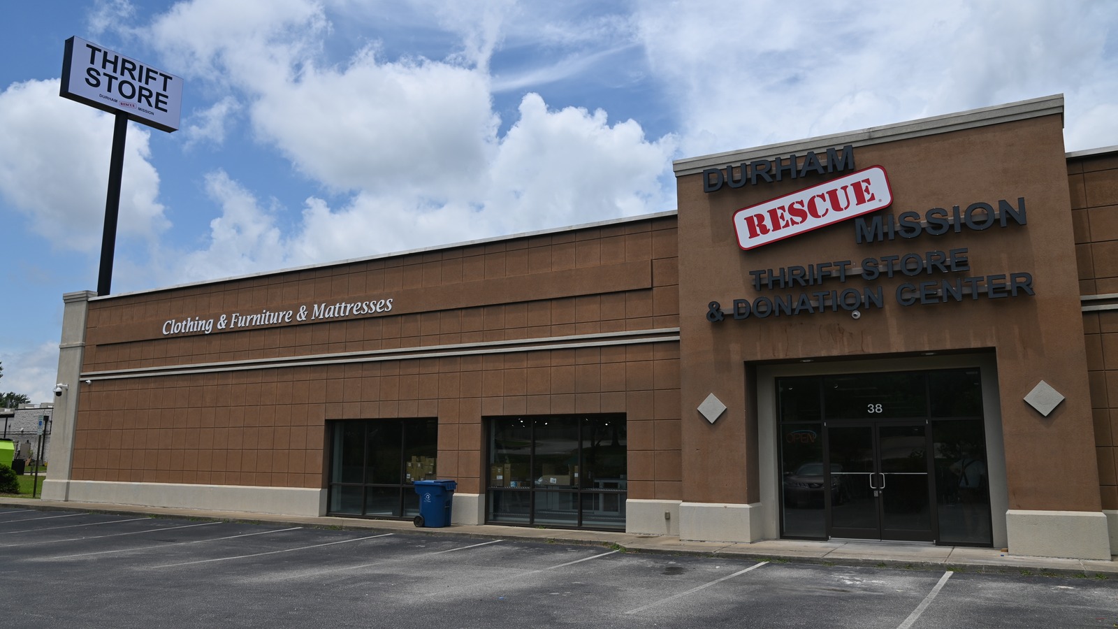 Entrance to Durham Rescue Mission Thrift Store and Donation Center in Garner