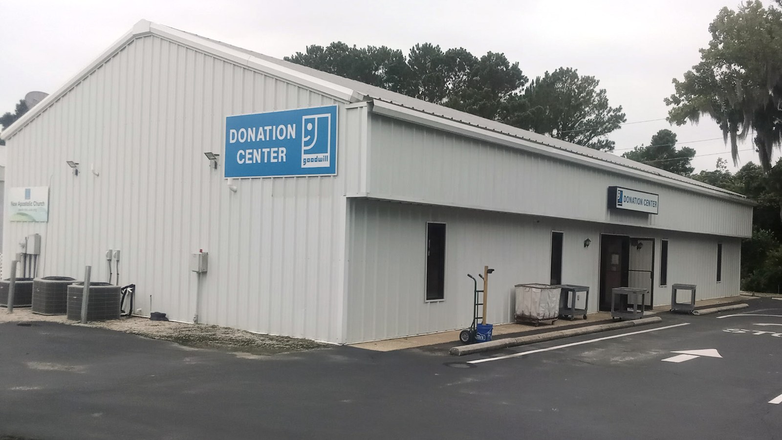 Goodwill Gulf Coast Daphne donation center exterior on US 98 in Daphne Alabama