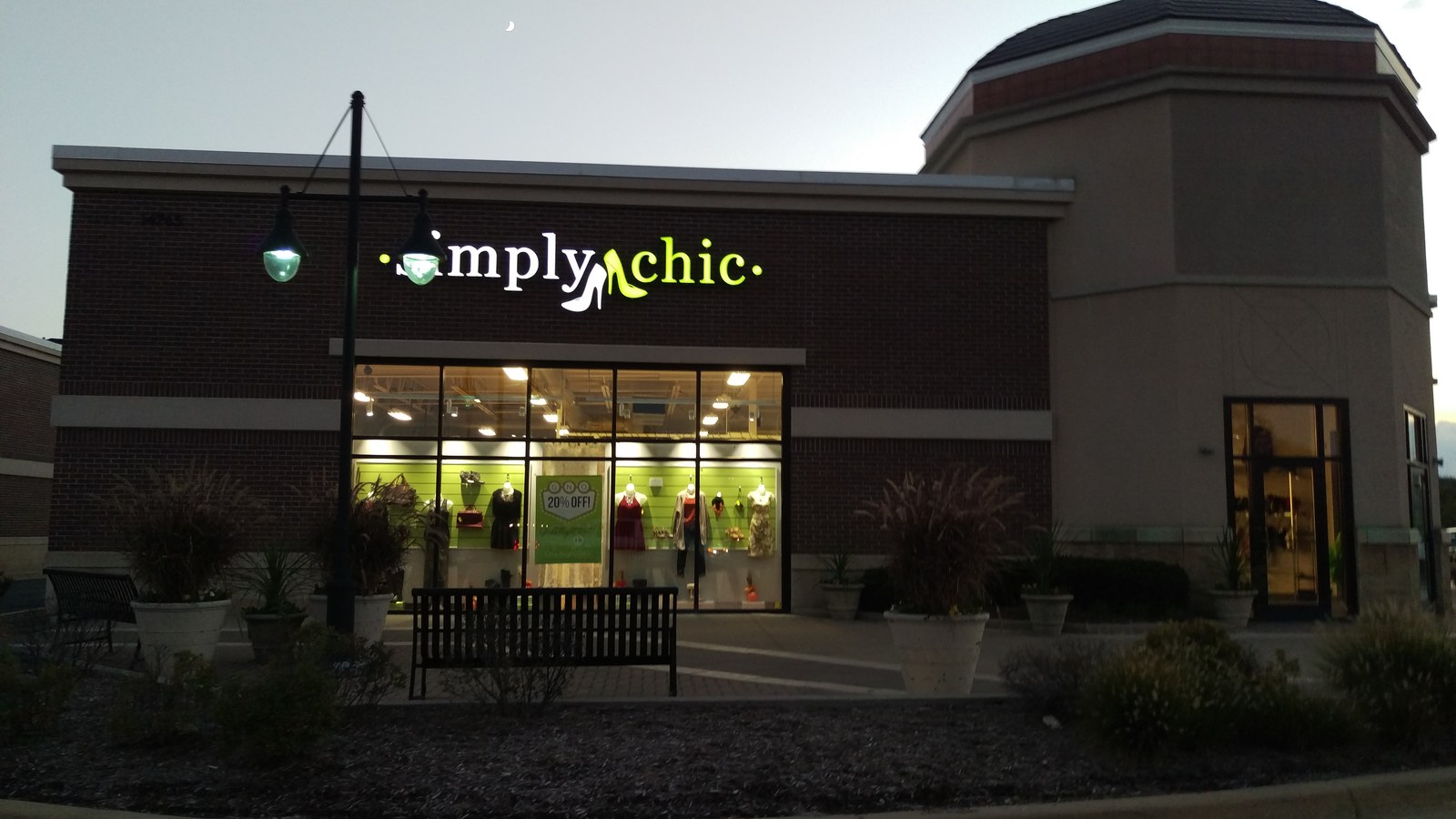 Simply Chic storefront at Hazel Dell Crossing in Noblesville Indiana